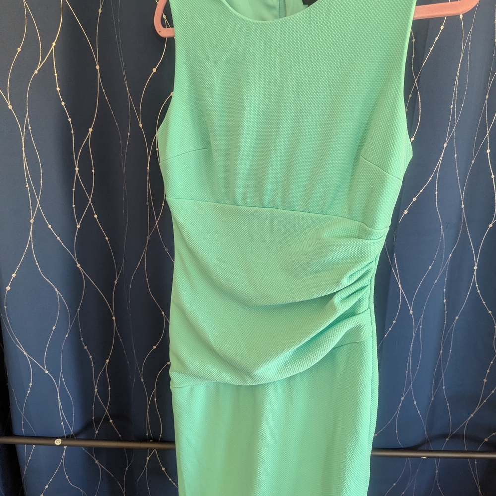 B. Smart Sleeveless Mint Dress with Side Ruching